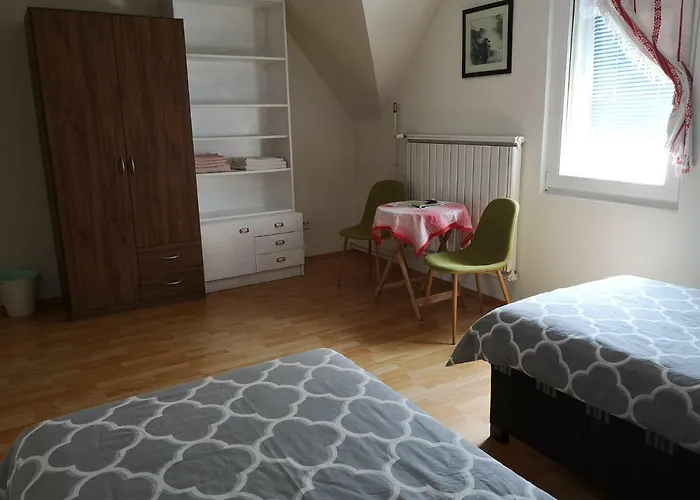 Family For 4-6 Person 아파트